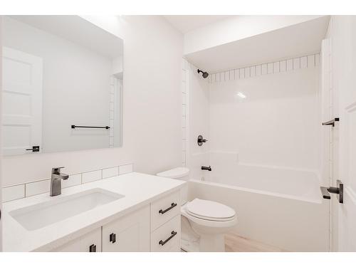2 - 1311 Westside Park Drive, Invermere, BC - Indoor Photo Showing Bathroom