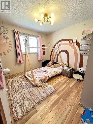 412 Mcgillivray Drive, Weyburn, SK - Indoor Photo Showing Bedroom