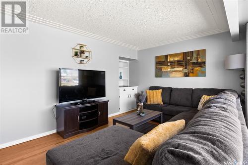 71 Mathieu Crescent, Regina, SK - Indoor Photo Showing Living Room