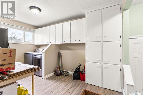17 Halleran Crescent, Regina, SK - Indoor Photo Showing Laundry Room