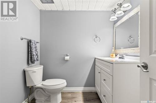 17 Halleran Crescent, Regina, SK - Indoor Photo Showing Bathroom
