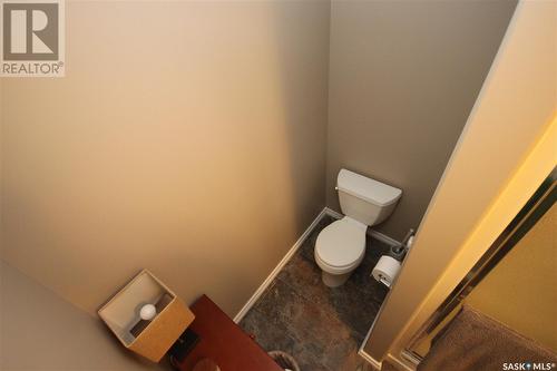 2082 Laurier Bay E, Regina, SK - Indoor Photo Showing Bathroom