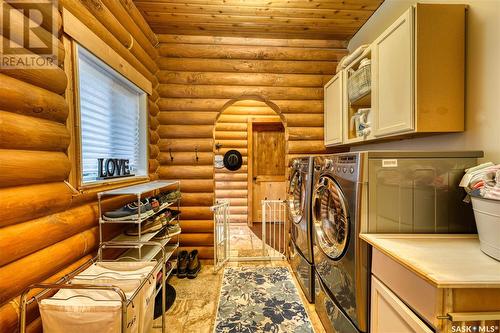 16 Lakeview Drive, Lac Des Iles, SK - Indoor Photo Showing Laundry Room