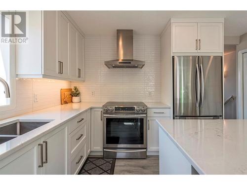 1059 Mt Fosthall Drive, Vernon, BC - Indoor Photo Showing Kitchen With Double Sink With Upgraded Kitchen