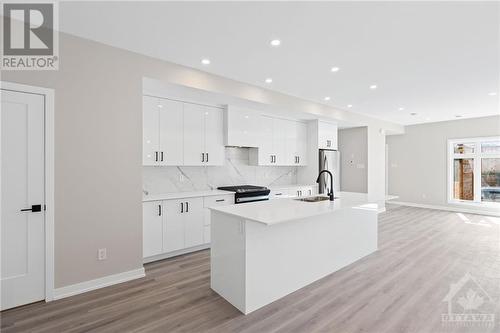 306 Lanark Avenue Unit#A, Ottawa, ON - Indoor Photo Showing Kitchen With Upgraded Kitchen