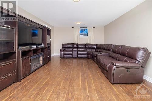 375 Mountain Sorrel Way, Ottawa, ON - Indoor Photo Showing Living Room