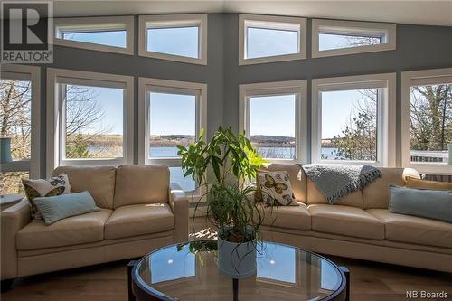 172 Meadow Drive, Darlings Island, NB - Indoor Photo Showing Living Room