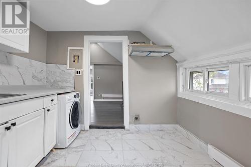 1003 Tuscarora, Windsor, ON - Indoor Photo Showing Laundry Room