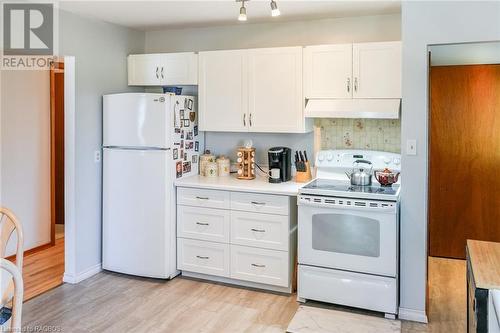 669 24Th Street W, Owen Sound, ON - Indoor Photo Showing Kitchen