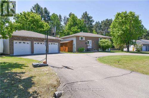 50 Jamie Crescent, Petawawa (520 - Petawawa), ON - Outdoor