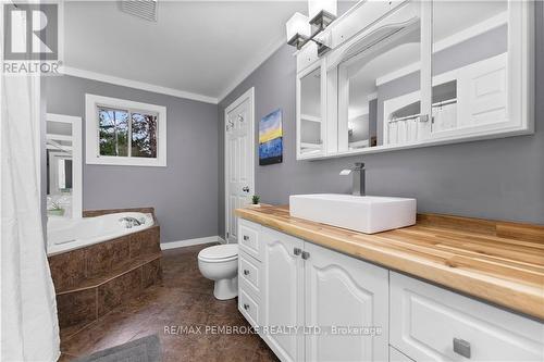 50 Jamie Crescent, Petawawa (520 - Petawawa), ON - Indoor Photo Showing Bathroom