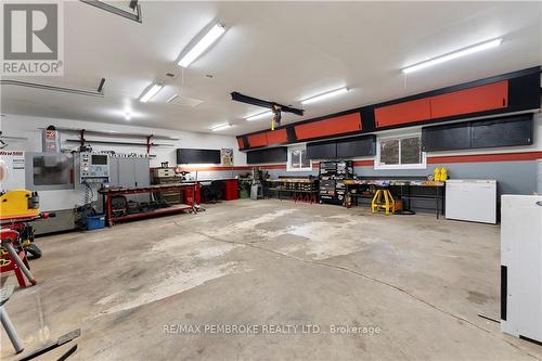 50 Jamie Crescent, Petawawa (520 - Petawawa), ON - Indoor Photo Showing Garage