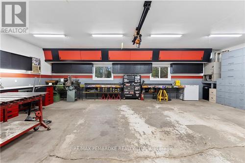 50 Jamie Crescent, Petawawa (520 - Petawawa), ON - Indoor Photo Showing Garage