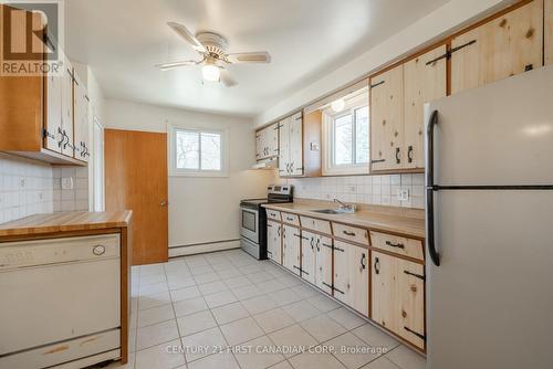1175 Patann Dr, London, ON - Indoor Photo Showing Kitchen