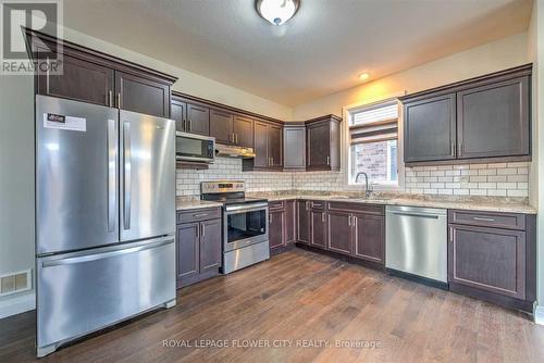 2264 Constance Ave, London, ON - Indoor Photo Showing Kitchen