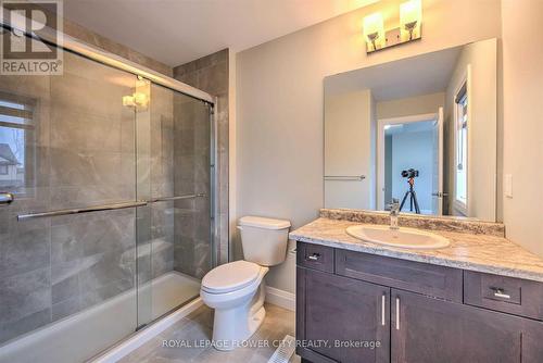 2264 Constance Ave, London, ON - Indoor Photo Showing Bathroom