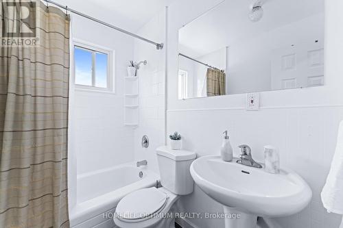 1734 Highway 518 E, Kearney, ON - Indoor Photo Showing Bathroom