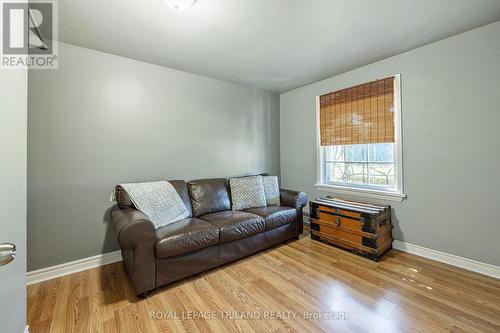456 Regal Drive, London, ON - Indoor Photo Showing Living Room
