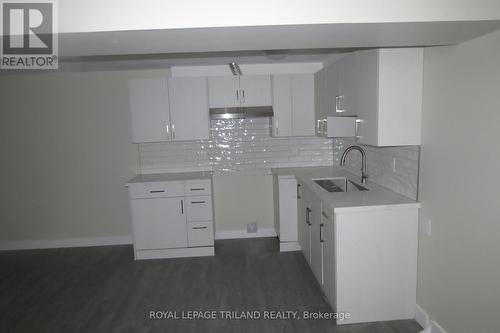 #Lower -76 Ardsley Rd, London, ON - Indoor Photo Showing Kitchen
