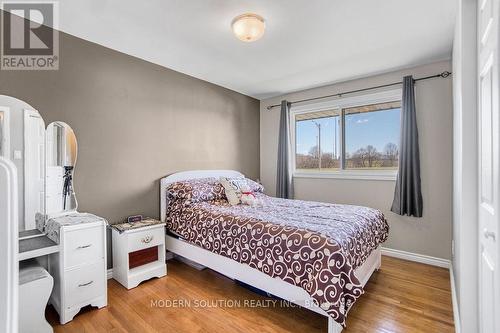 66 Dixon St, Kitchener, ON - Indoor Photo Showing Bedroom