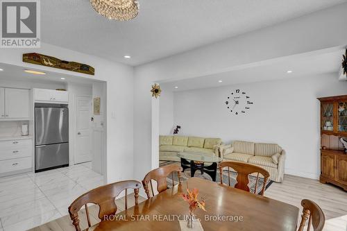 19 Barnaby Drive, St. Catharines, ON - Indoor Photo Showing Dining Room