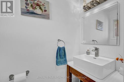 19 Barnaby Dr, St. Catharines, ON - Indoor Photo Showing Bathroom