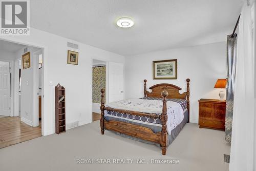 19 Barnaby Drive, St. Catharines, ON - Indoor Photo Showing Bedroom
