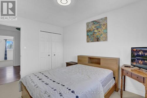 19 Barnaby Drive, St. Catharines, ON - Indoor Photo Showing Bedroom