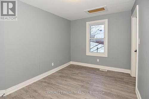 150 Briscoe St E, London, ON - Indoor Photo Showing Other Room