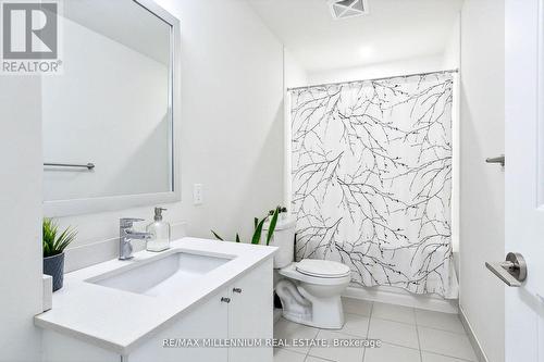 #101 -65 Watergarden Dr, Mississauga, ON - Indoor Photo Showing Bathroom
