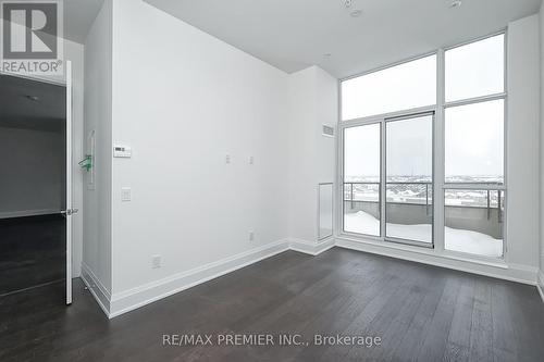 #729 -2480 Prince Michael Dr, Oakville, ON - Indoor Photo Showing Other Room