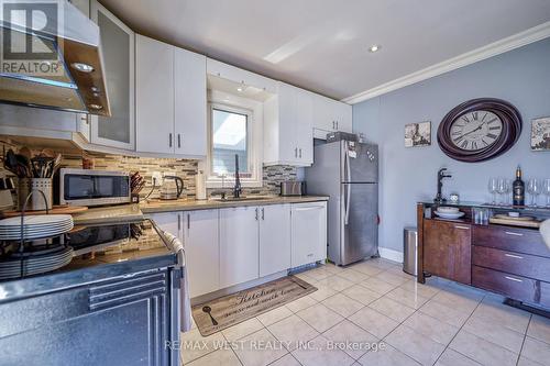 23 Fraser Avenue, Brampton, ON - Indoor Photo Showing Kitchen