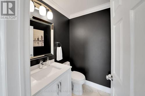 8 Coates Hill Crt, Caledon, ON - Indoor Photo Showing Bathroom