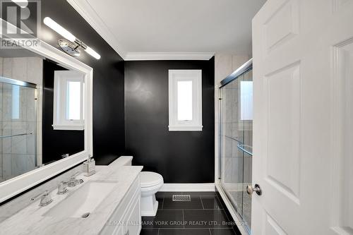 8 Coates Hill Crt, Caledon, ON - Indoor Photo Showing Bathroom