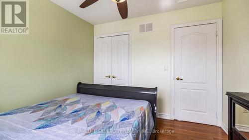 25 Oakmeadow Drive, Brampton, ON - Indoor Photo Showing Bedroom