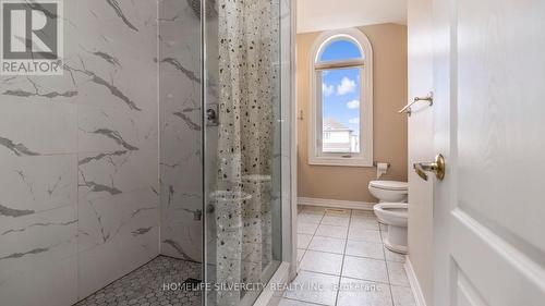 25 Oakmeadow Drive, Brampton, ON - Indoor Photo Showing Bathroom