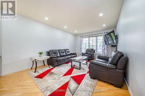 16 Graham Crescent, Orangeville, ON - Indoor Photo Showing Living Room