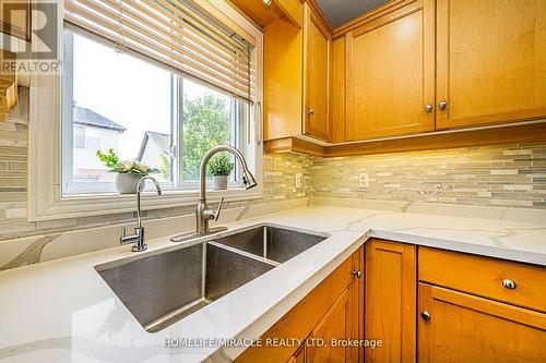 16 Graham Crescent, Orangeville, ON - Indoor Photo Showing Kitchen With Double Sink