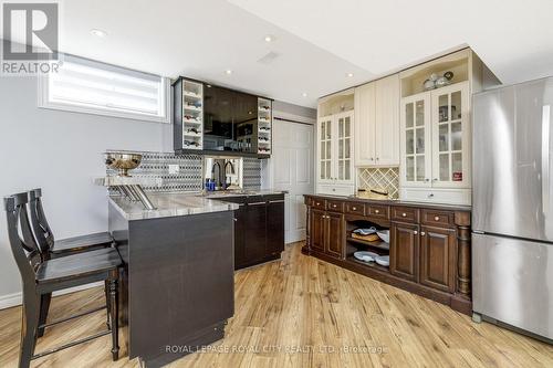 12 Rachlin Dr, Halton Hills, ON - Indoor Photo Showing Kitchen With Upgraded Kitchen