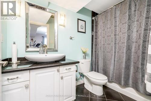 12 Rachlin Dr, Halton Hills, ON - Indoor Photo Showing Bathroom