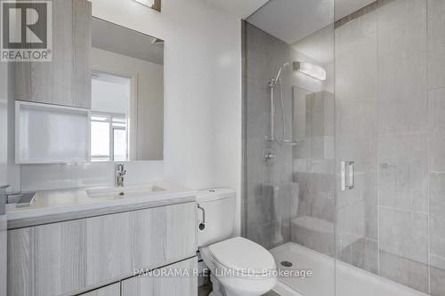 3209 - 36 Park Lawn Road, Toronto, ON - Indoor Photo Showing Bathroom