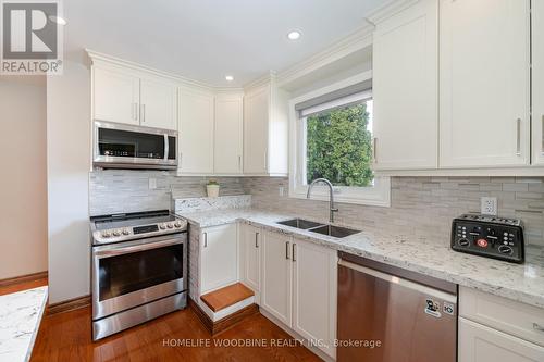 1342 Lewisham Drive, Mississauga, ON - Indoor Photo Showing Kitchen With Double Sink