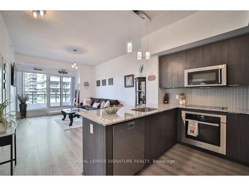 913-30 Shore Breeze Dr, Toronto, ON - Indoor Photo Showing Kitchen With Upgraded Kitchen