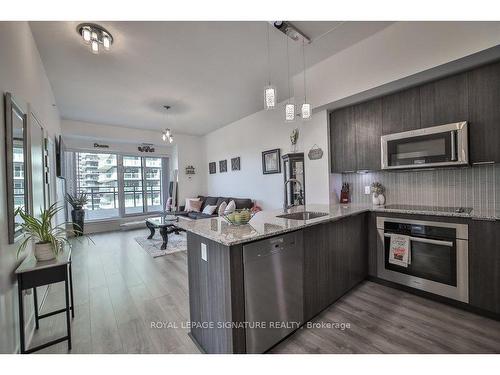 913-30 Shore Breeze Dr, Toronto, ON - Indoor Photo Showing Kitchen With Upgraded Kitchen