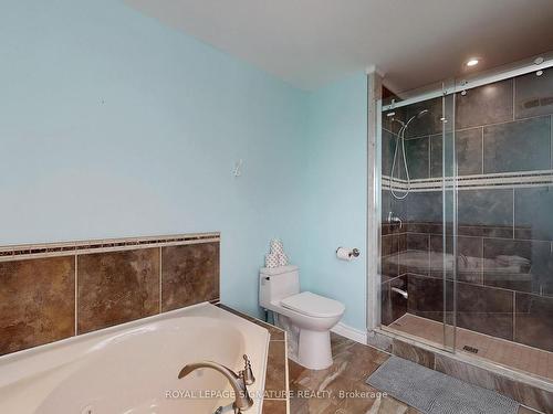 992 Irvine Rd, Niagara-On-The-Lake, ON - Indoor Photo Showing Bathroom