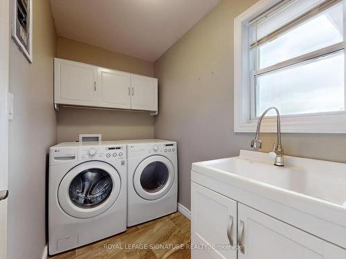 992 Irvine Rd, Niagara-On-The-Lake, ON - Indoor Photo Showing Laundry Room