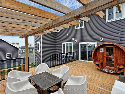 992 Irvine Rd, Niagara-On-The-Lake, ON - Outdoor With Deck Patio Veranda With Exterior
