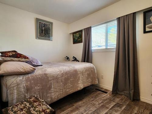 723 Elm Street, Ashcroft, BC - Indoor Photo Showing Bedroom