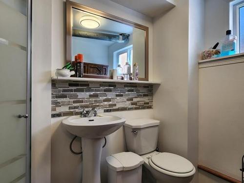 723 Elm Street, Ashcroft, BC - Indoor Photo Showing Bathroom