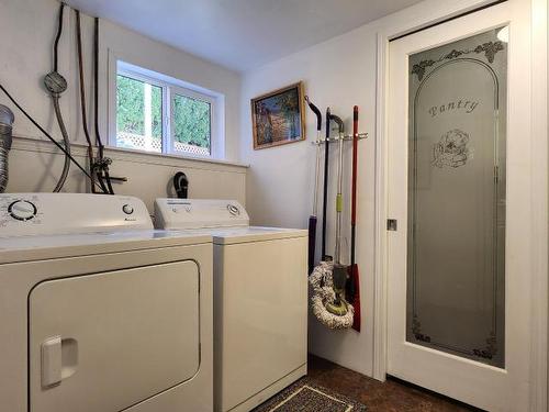 723 Elm Street, Ashcroft, BC - Indoor Photo Showing Laundry Room